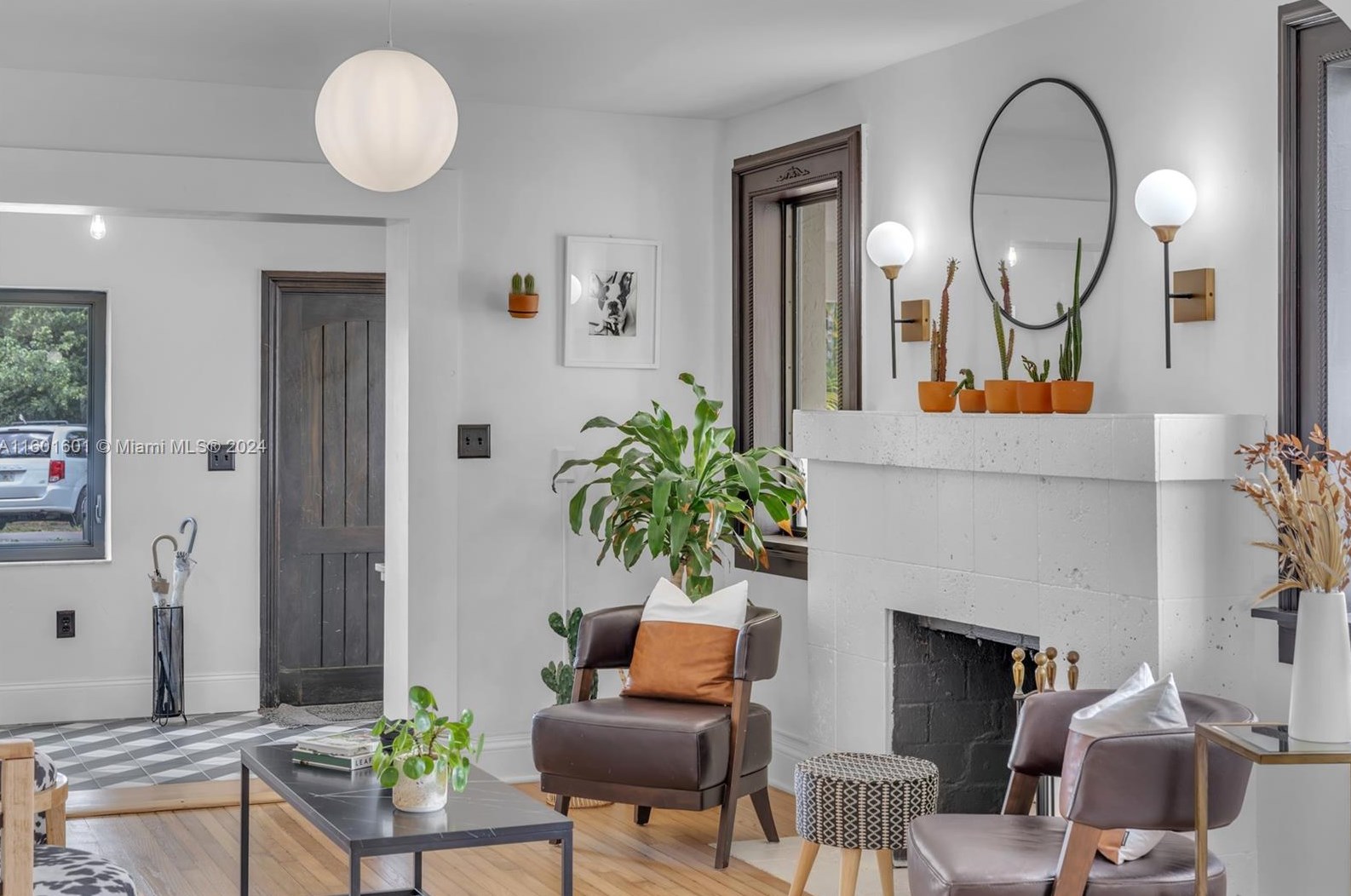 549 Ln Villa Dr, Miami FL 33166-6029 exterior