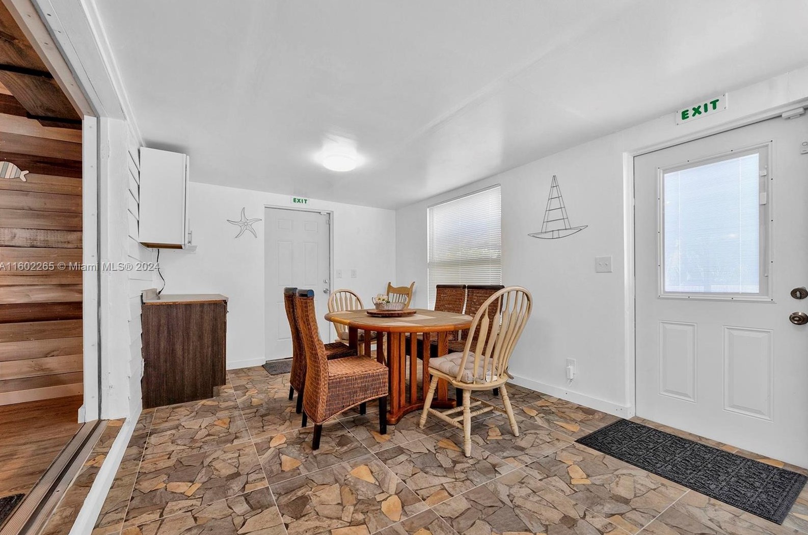 3039 Grant St, Hollywood FL 33024-5839 exterior