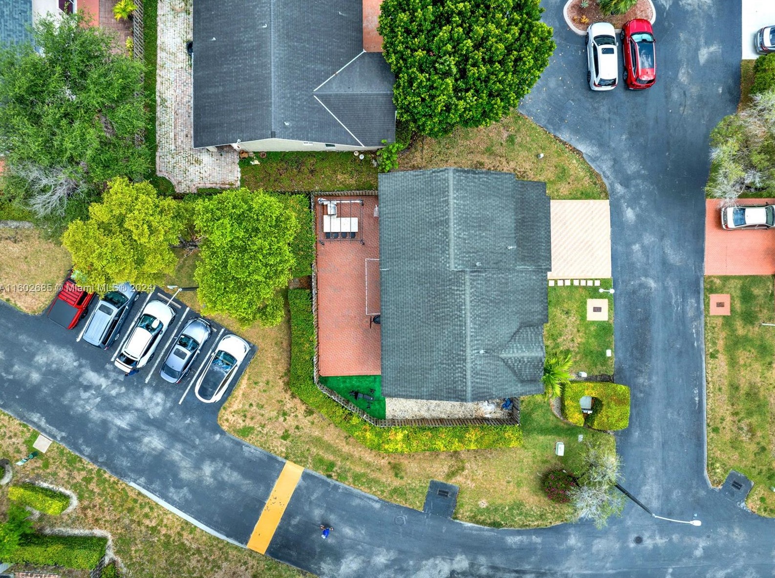 10000 51 Ln, Miami FL  33178-1943 exterior