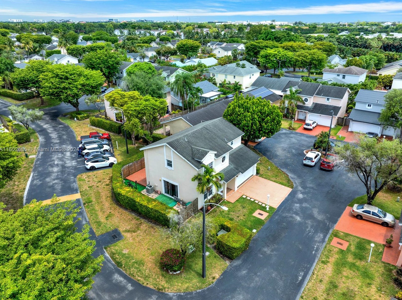 10000 51 Ln, Miami FL  33178-1943 exterior