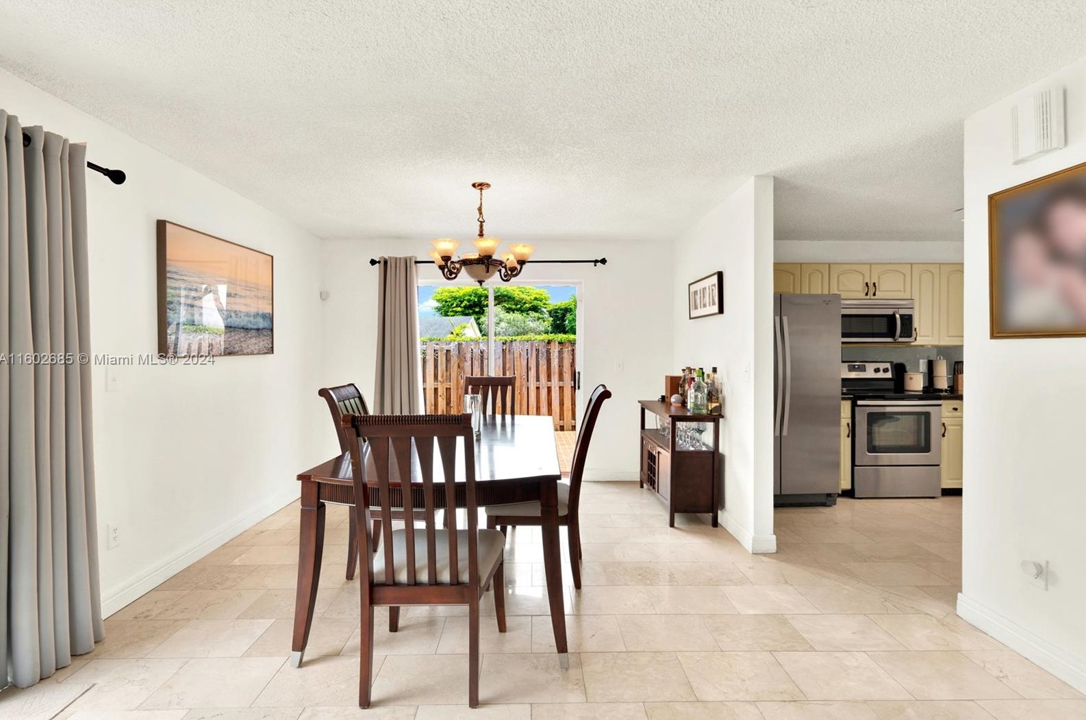 10000 51 Ln, Miami FL  33178-1943 exterior