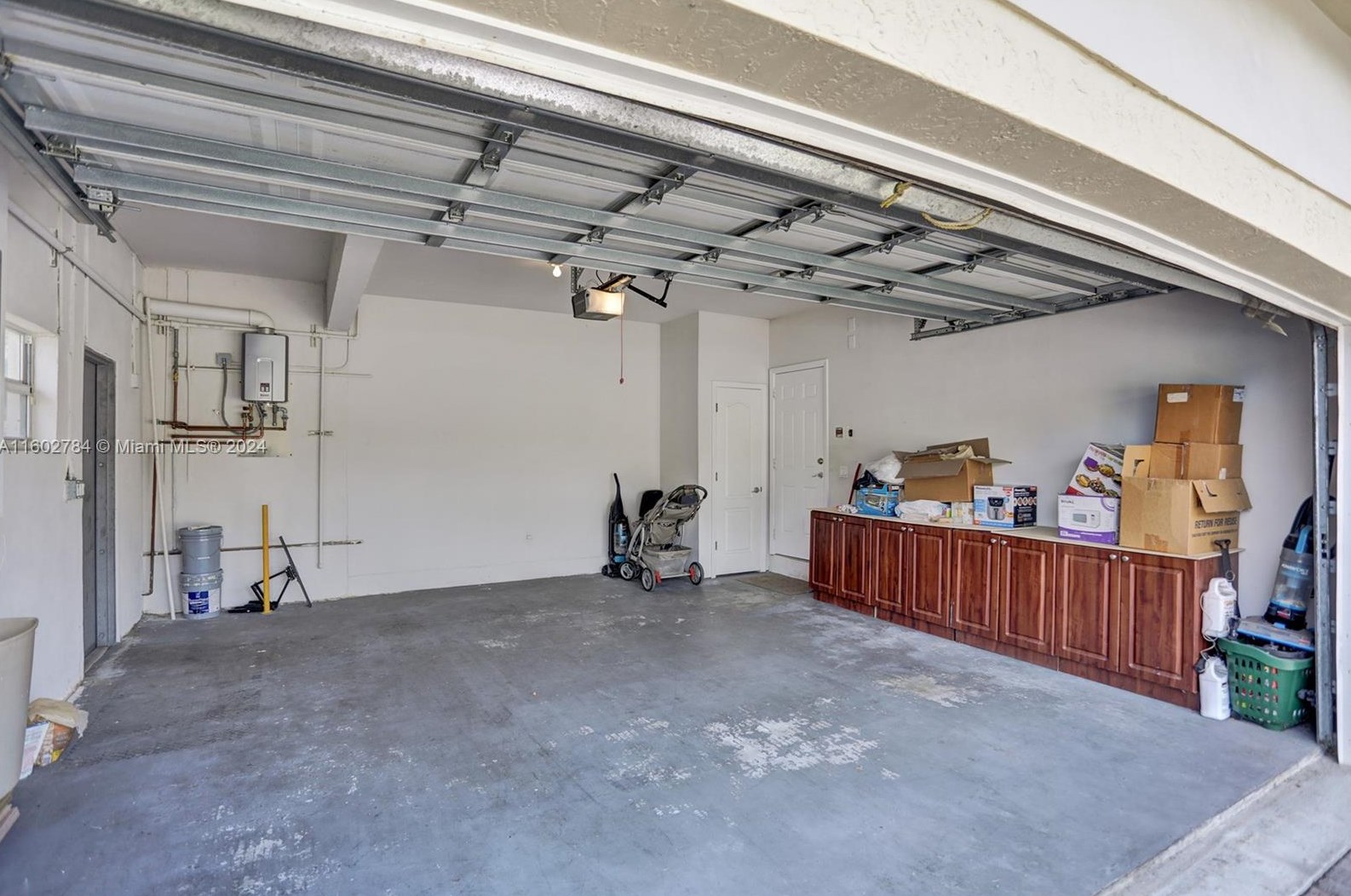 1305 30 Ct, Hollywood FL 33021-5000 exterior