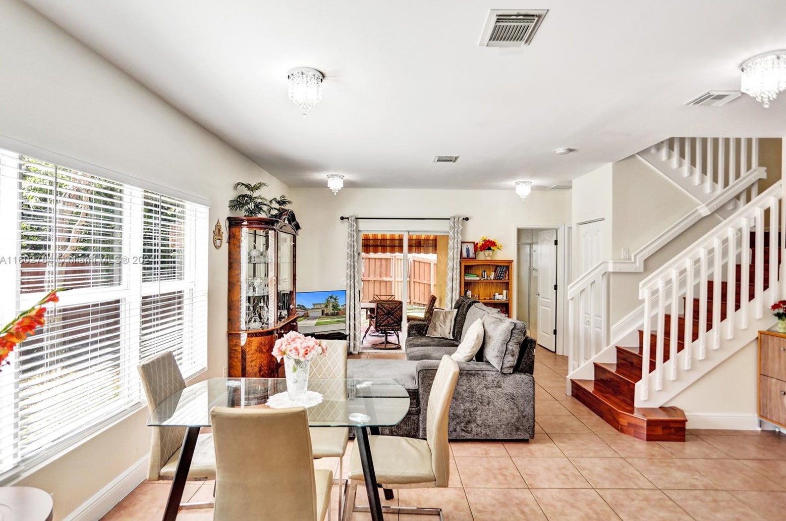 1305 30 Ct, Hollywood FL 33021-5000 exterior