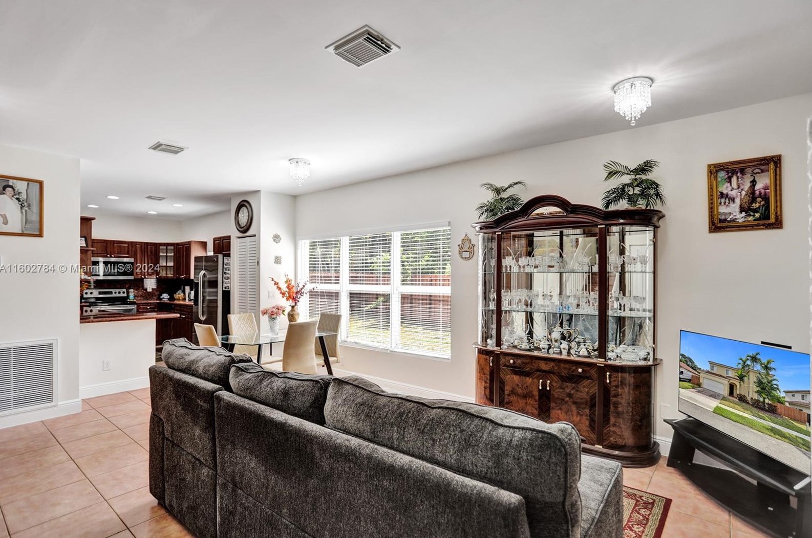 1305 30 Ct, Hollywood FL 33021-5000 exterior