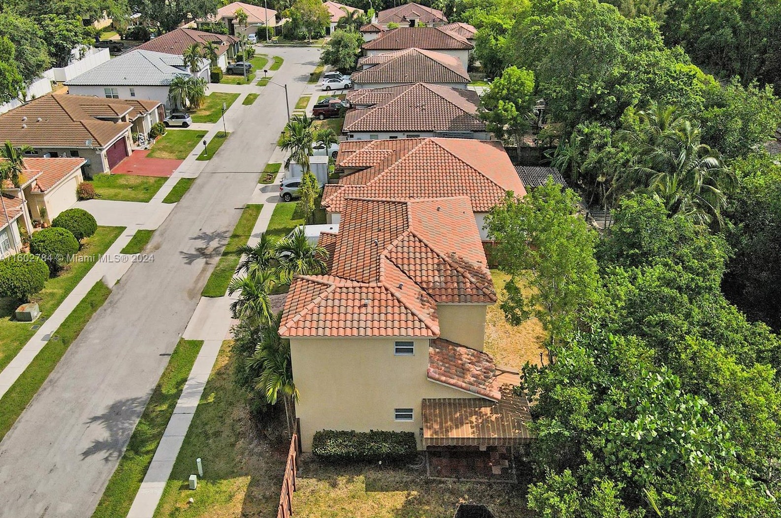 1305 30 Ct, Hollywood FL 33021-5000 exterior