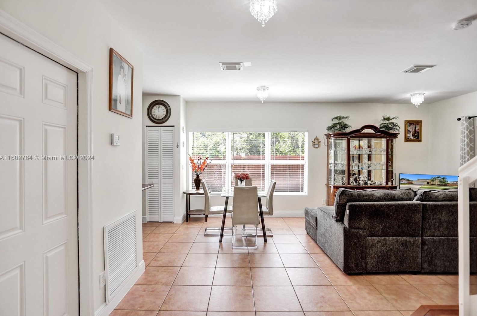 1305 30 Ct, Hollywood FL 33021-5000 exterior