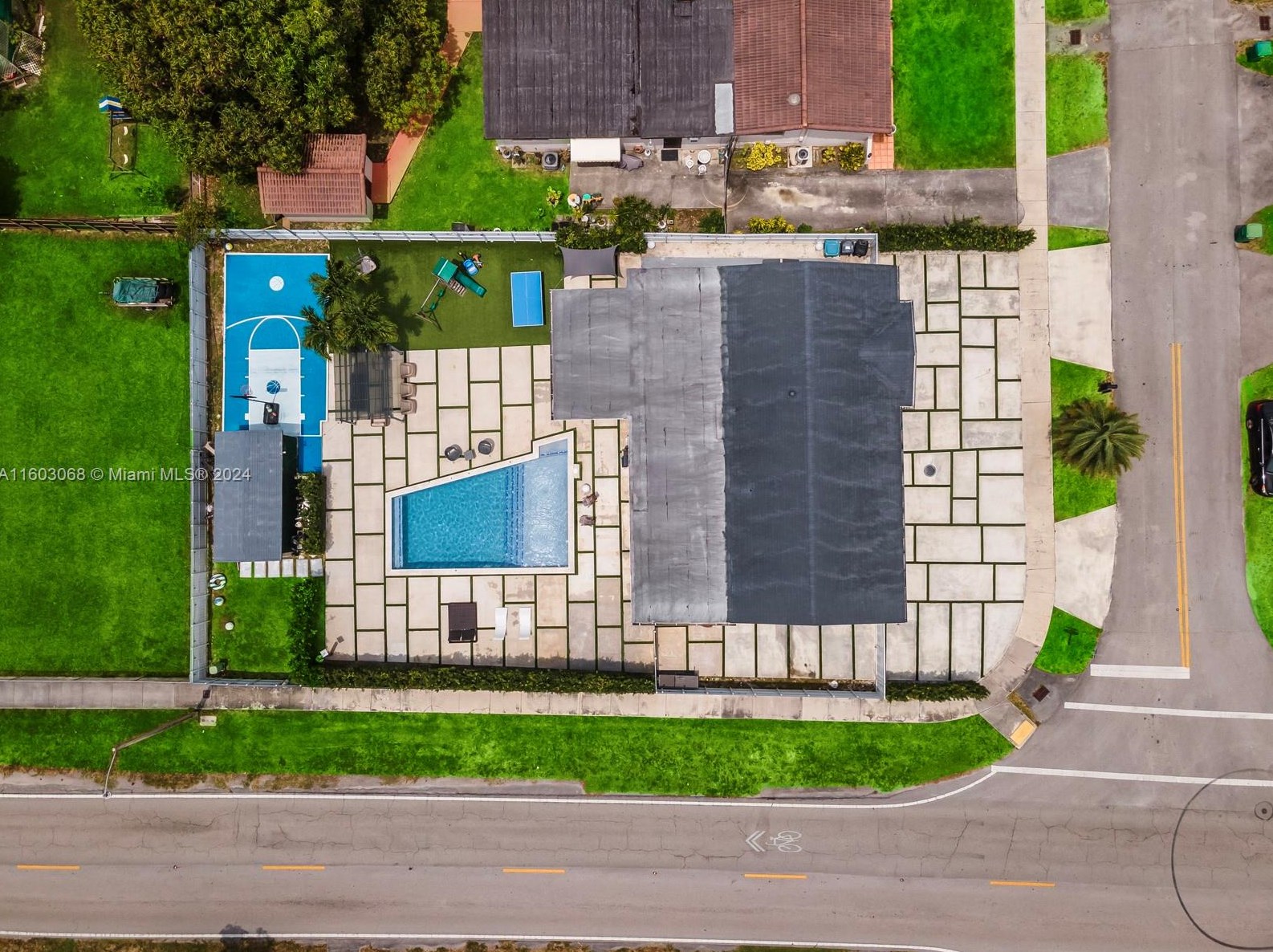 10202 33rd St, Miami FL  33165-3804 exterior