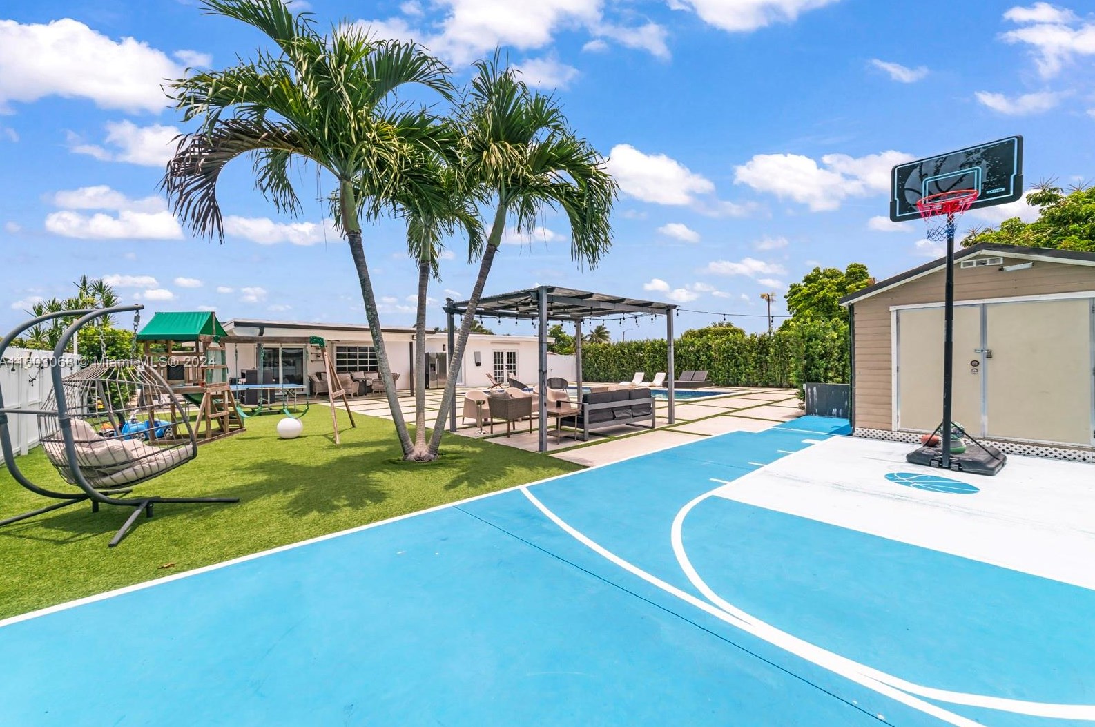 10202 33rd St, Miami FL  33165-3804 exterior