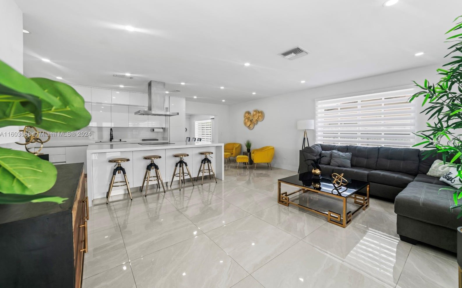 10202 33rd St, Miami FL  33165-3804 exterior