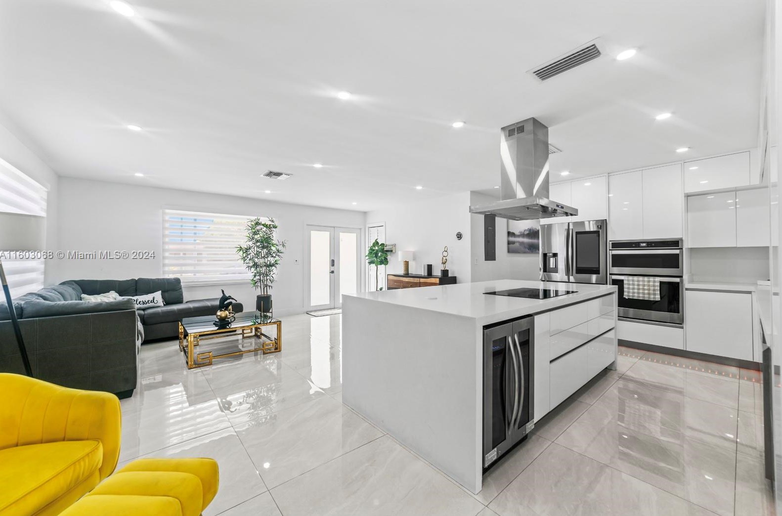 10202 33rd St, Miami FL  33165-3804 exterior