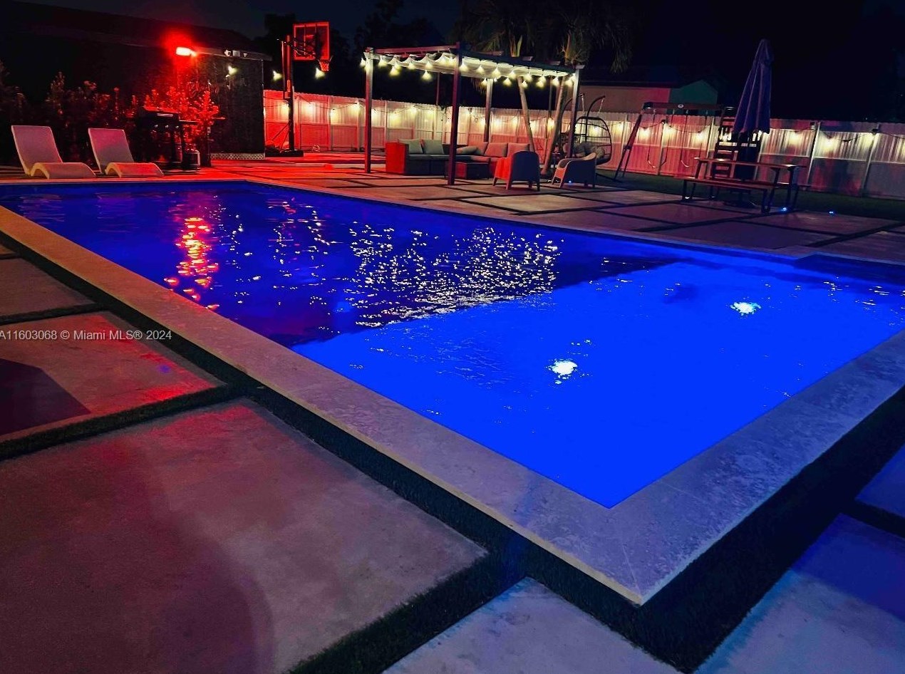 10202 33rd St, Miami FL  33165-3804 exterior