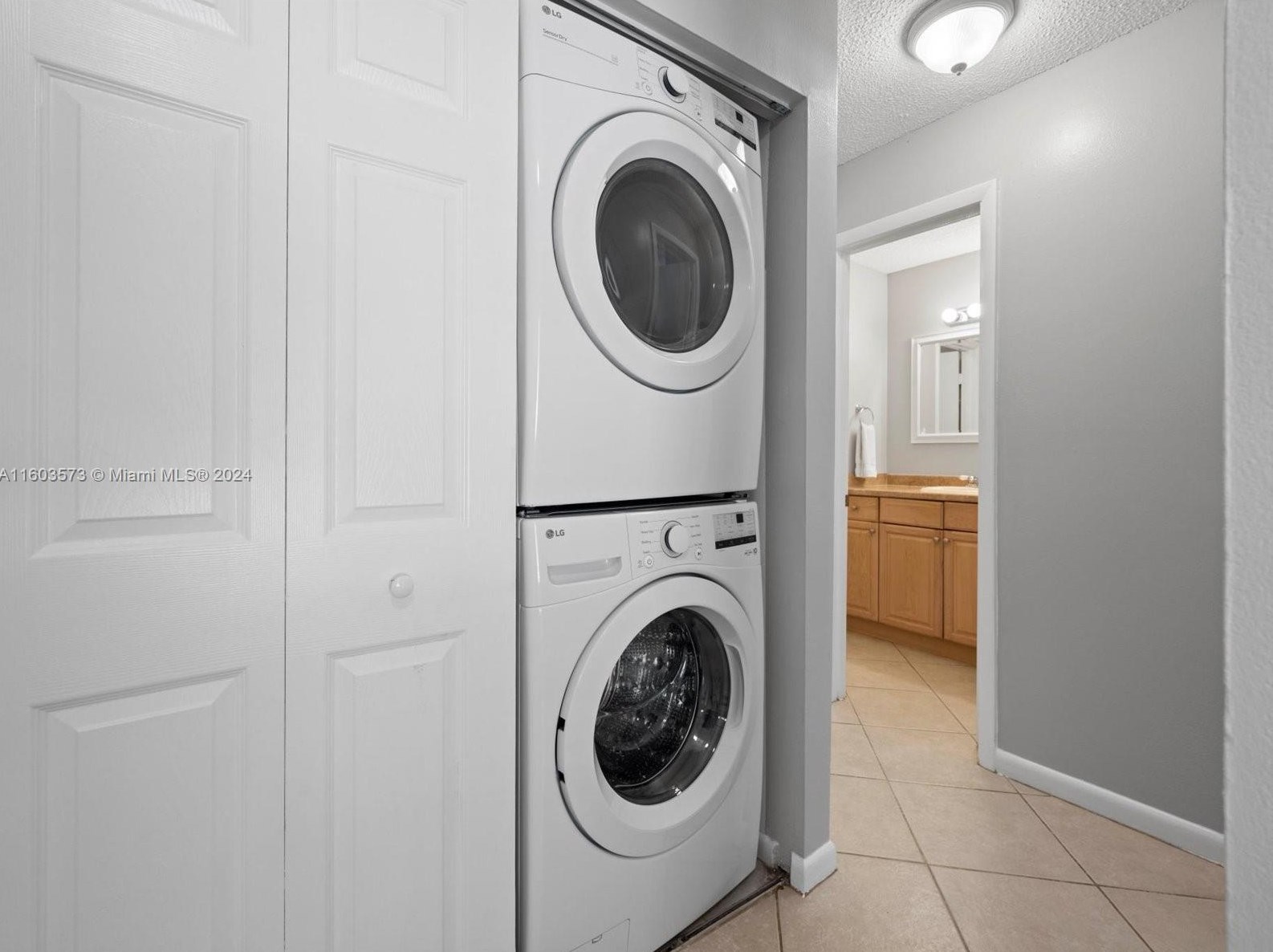 206 Palmetto Ct, Jupiter FL 33458-5520 exterior