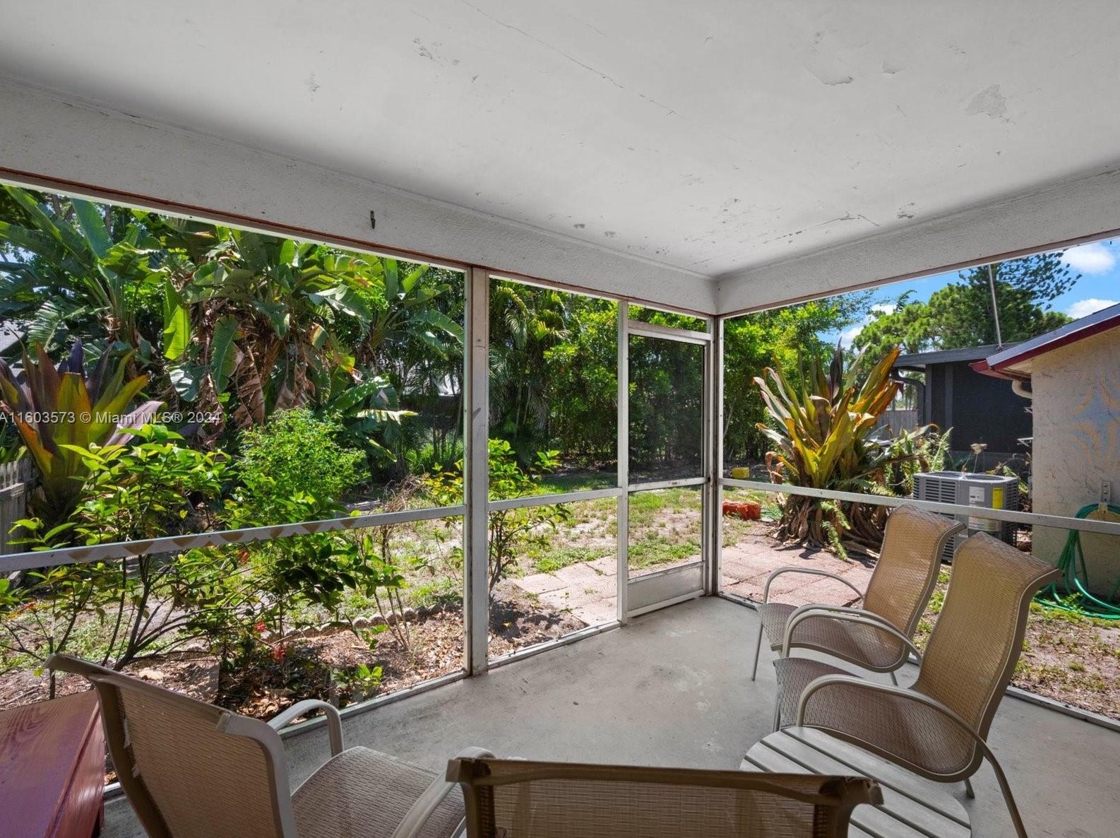 206 Palmetto Ct, Jupiter FL 33458-5520 exterior