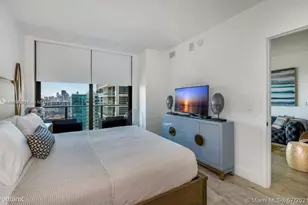 121 NE 34th St, Miami, FL 33137 - Photo 11