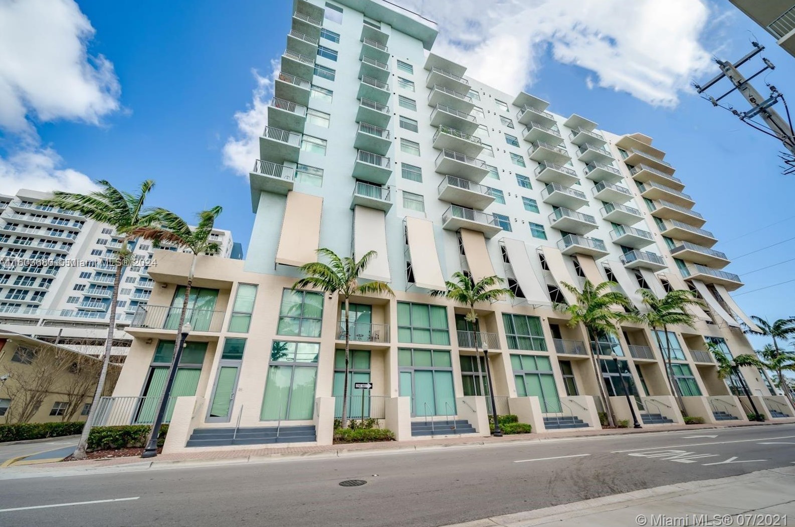 140 Dixie Hwy, Hollywood FL  33020-7316 exterior