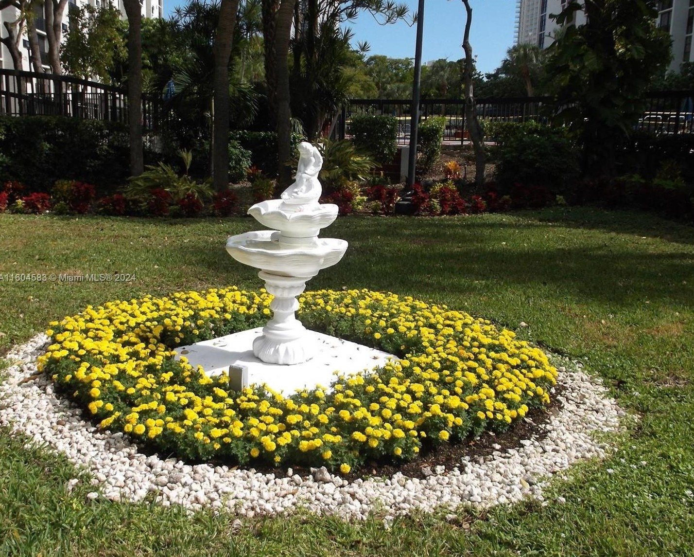 16919 Bay Rd, Miami FL 33160-4253 exterior