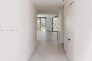 345 W 46th St, Miami Beach, FL 33140 - Photo 7