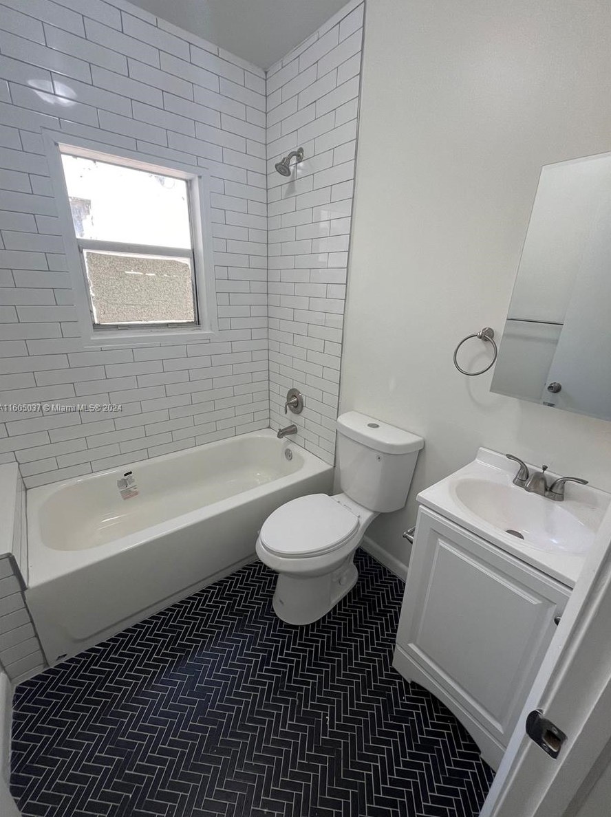 140 13th St, Miami FL  33130-4211 exterior