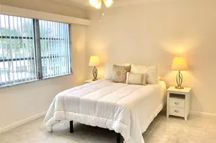 681 S Hollybrook Dr, Pembroke Pines, FL 33025 - Photo 17