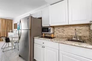 19201 Collins Ave, Sunny Isles Beach, FL 33160 - Photo 7