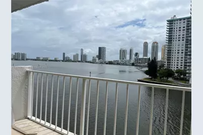 4000 NE 170th St #604, North Miami Beach, FL 33160 - Photo 3