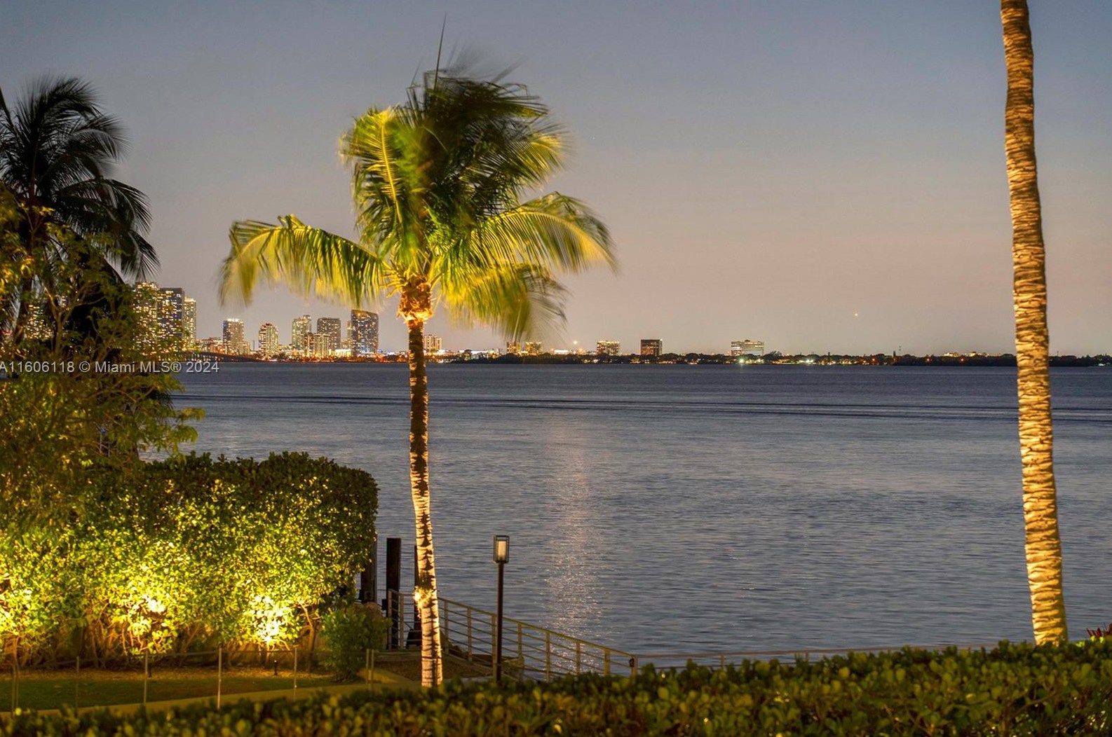 4810 Bay Rd, Miami FL 33141-4515 exterior