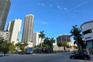 275 NE 18th St, Miami, FL 33132 - Photo 17