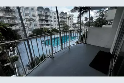 494 NW 165th St Rd #C306, Miami, FL 33169 - Photo 3