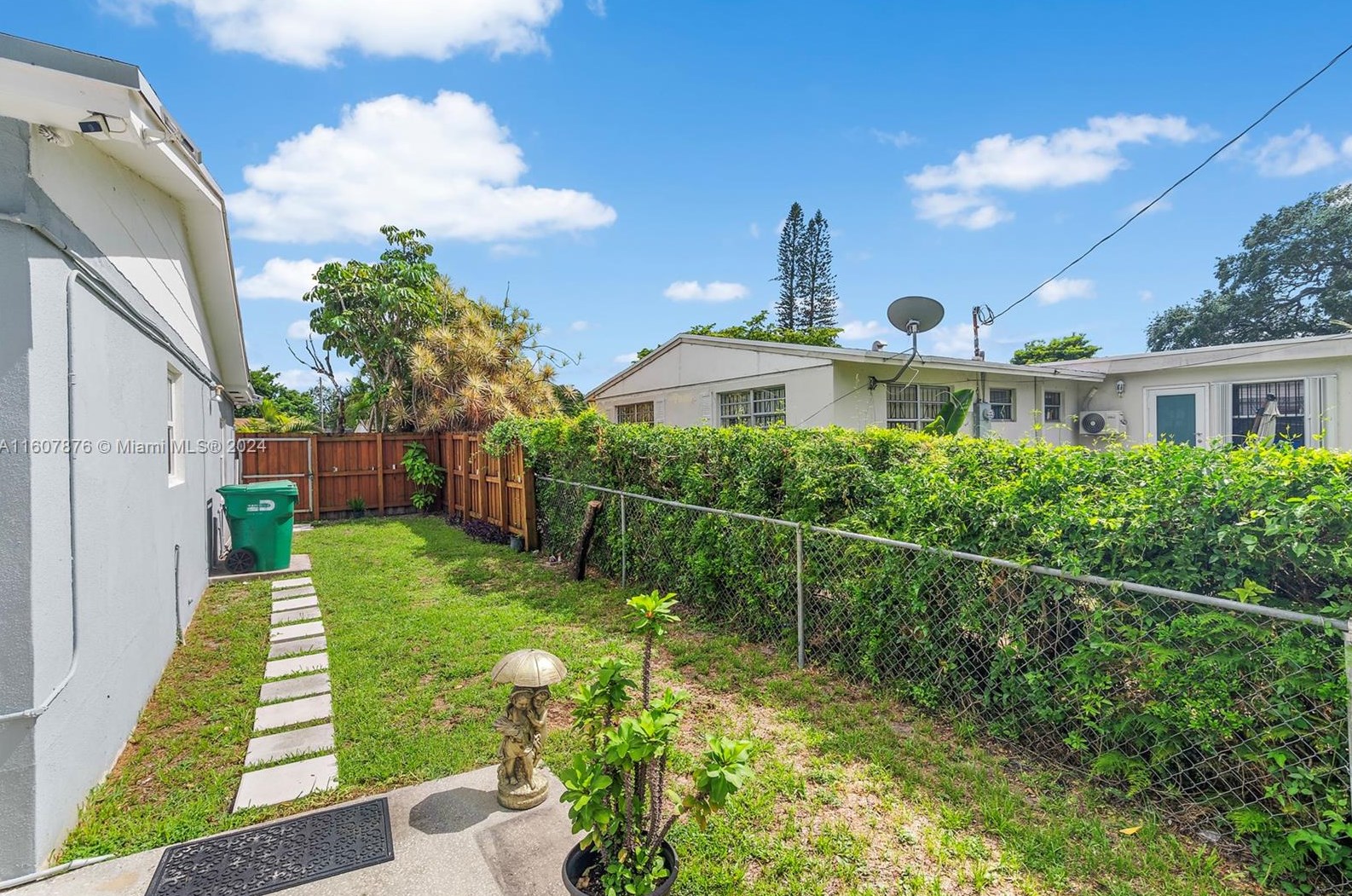 701 199th St, Miami FL 33055-1339 exterior