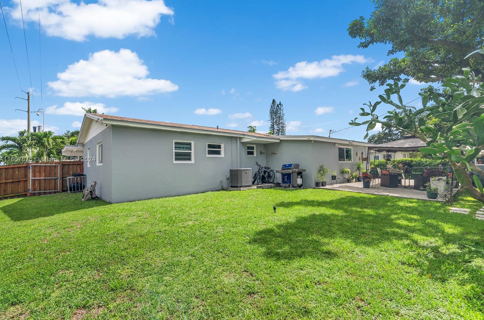 701 199th St, Miami FL 33055-1339 exterior