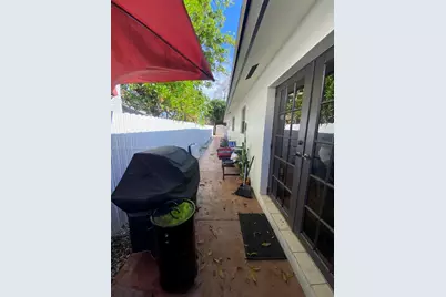 1632 SW 19th Ter, Miami, FL 33145 - Photo 13
