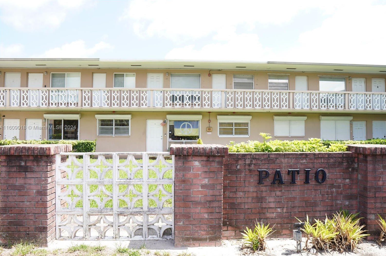 3600 Monroe St, Hollywood FL  33021-7581 exterior