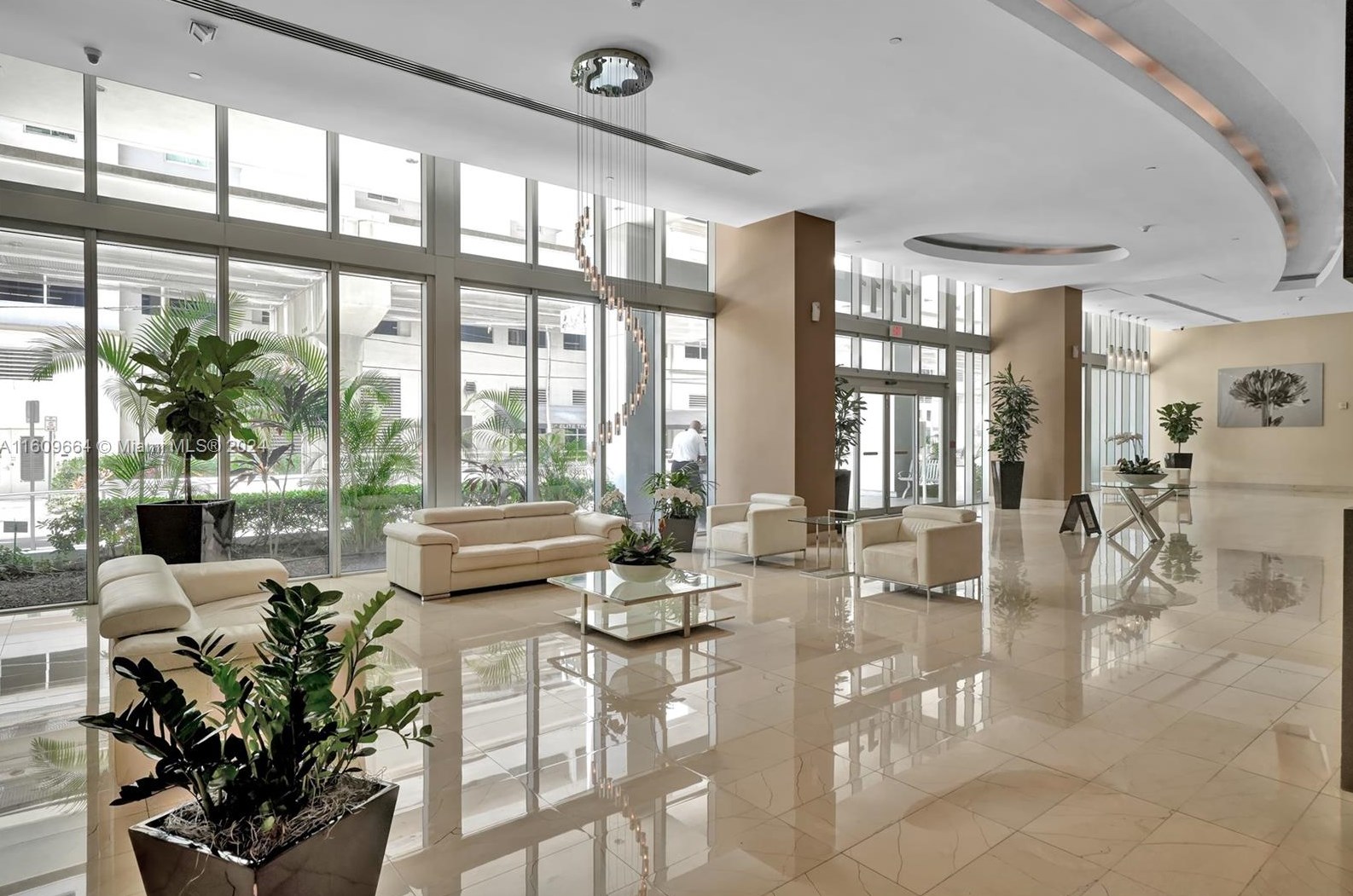 1111 1st Ave, Miami FL  33130-5400 exterior