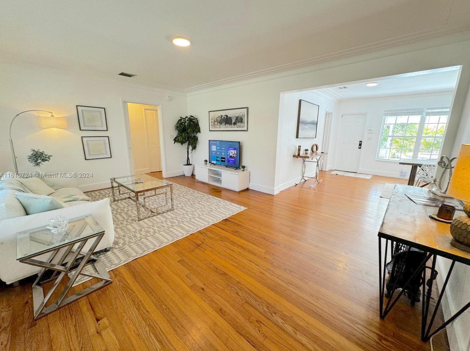 560 107 St, Miami FL 33156-4162 exterior