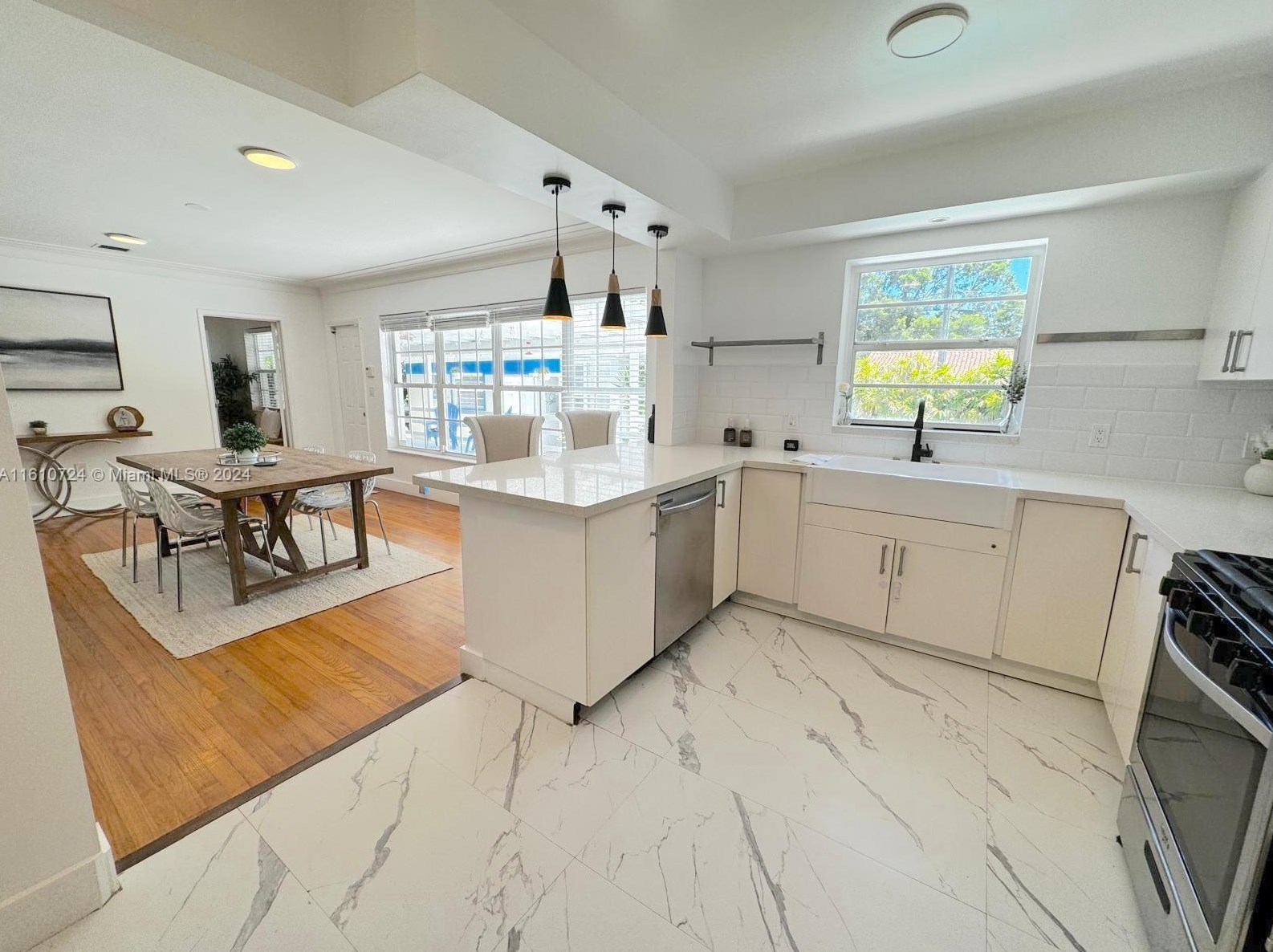 560 107 St, Miami FL 33156-4162 exterior