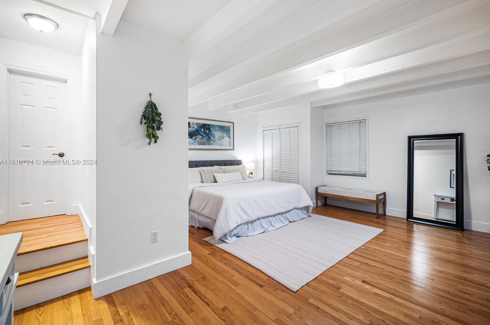 560 107 St, Miami FL 33156-4162 exterior