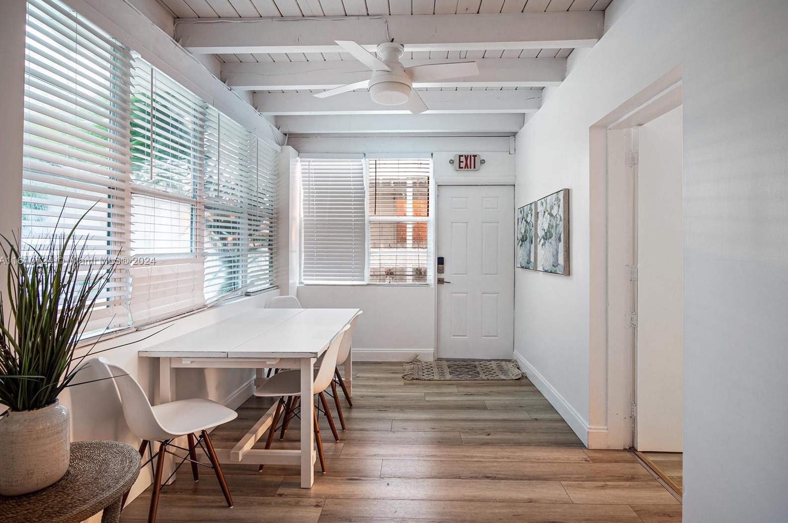 560 107 St, Miami FL 33156-4162 exterior