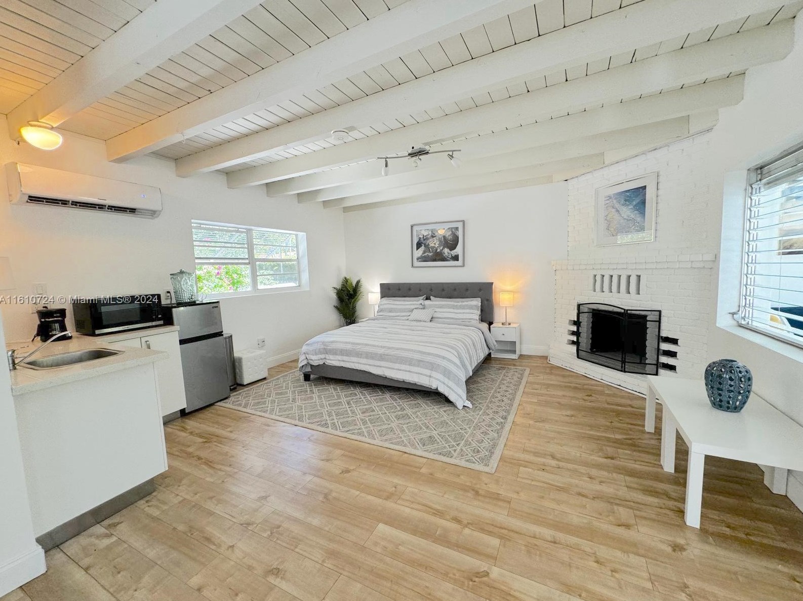 560 107 St, Miami FL 33156-4162 exterior