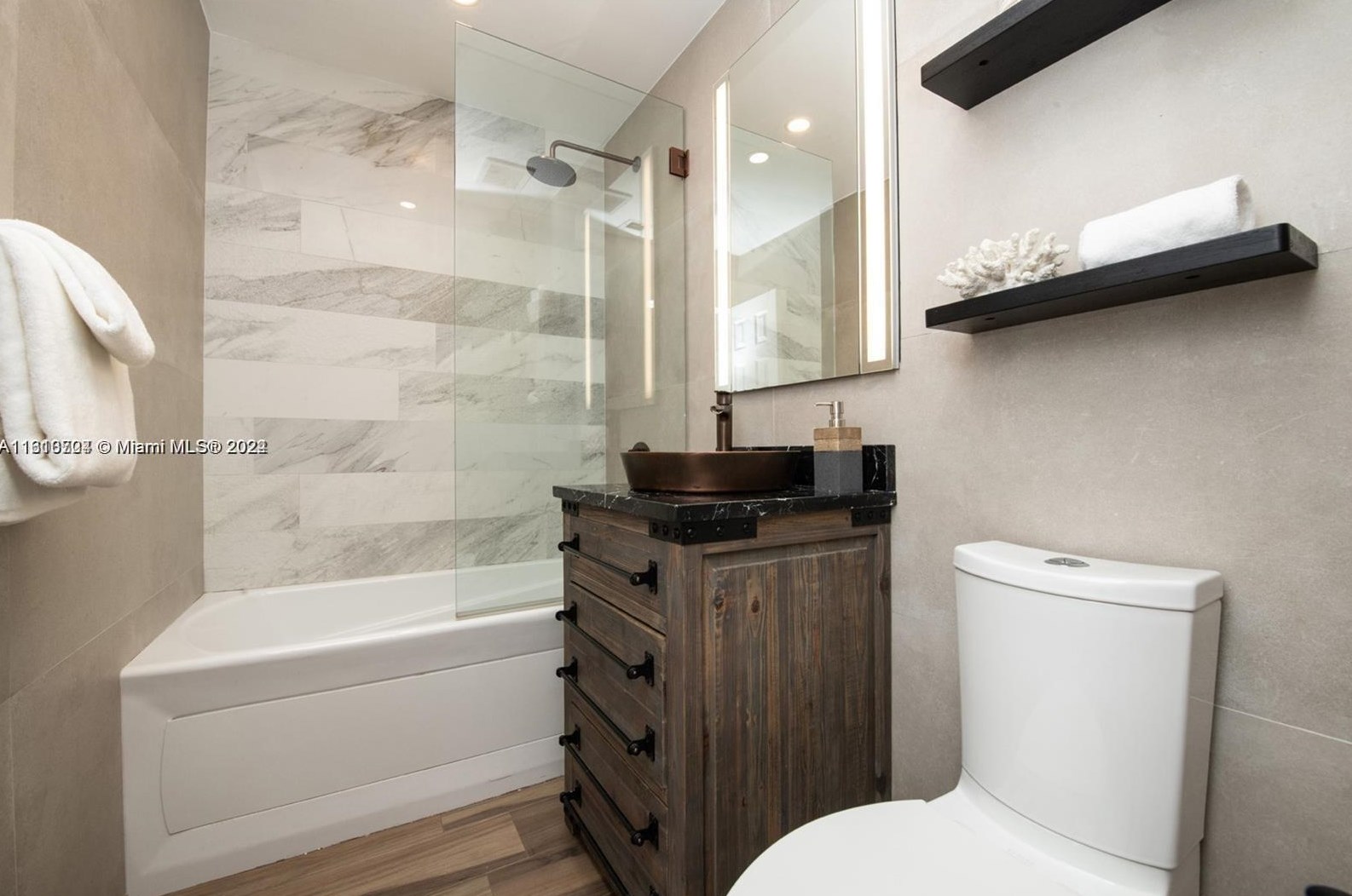 560 107 St, Miami FL 33156-4162 exterior