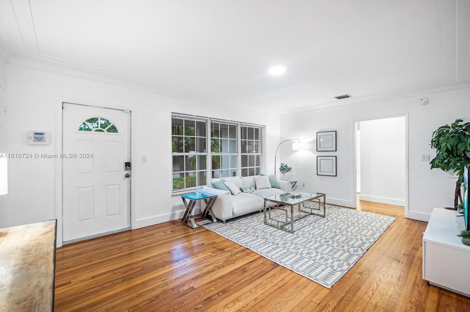 560 107 St, Miami FL 33156-4162 exterior