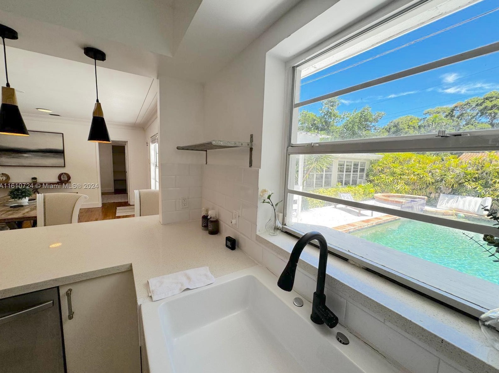 560 107 St, Miami FL 33156-4162 exterior