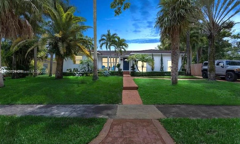 560 107 St, Miami FL 33156-4162 exterior