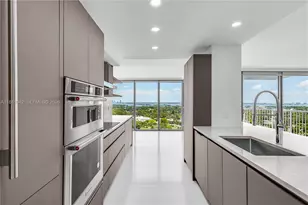 2655 Collins Ave, Miami Beach, FL 33140 - Photo 13