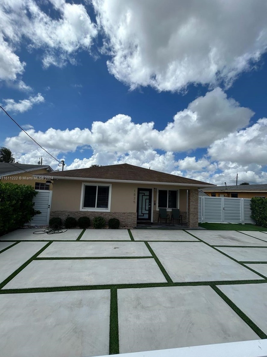 1825 154th St, Miami FL  33054-2936 exterior
