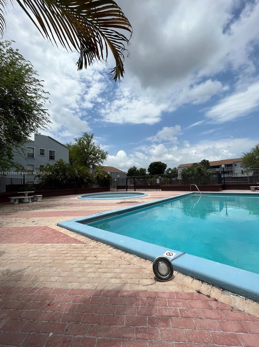 1735 60th St, Hialeah FL  33012-6898 exterior