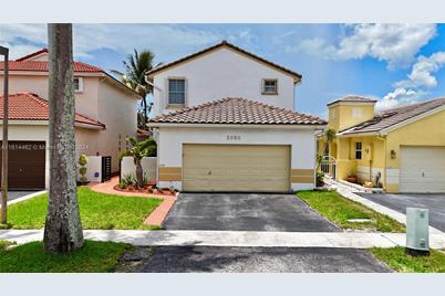 2090 NW 188th Ave, Pembroke Pines, FL 33029 - Photo 1