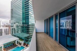 200 Biscayne Boulevard Way, Miami FL 33131-2154 exterior