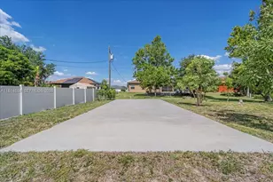 821 Carlfield Ave, Lehigh Acres, FL 33971 - Photo 57