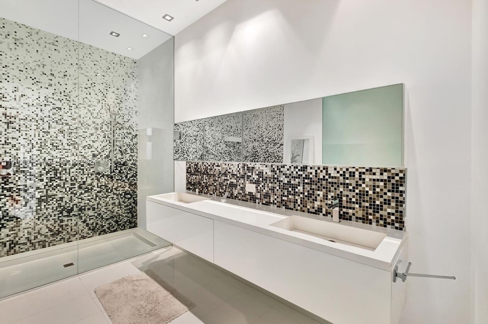 808 Spinnaker Dr, Hollywood FL 33019-5027 exterior