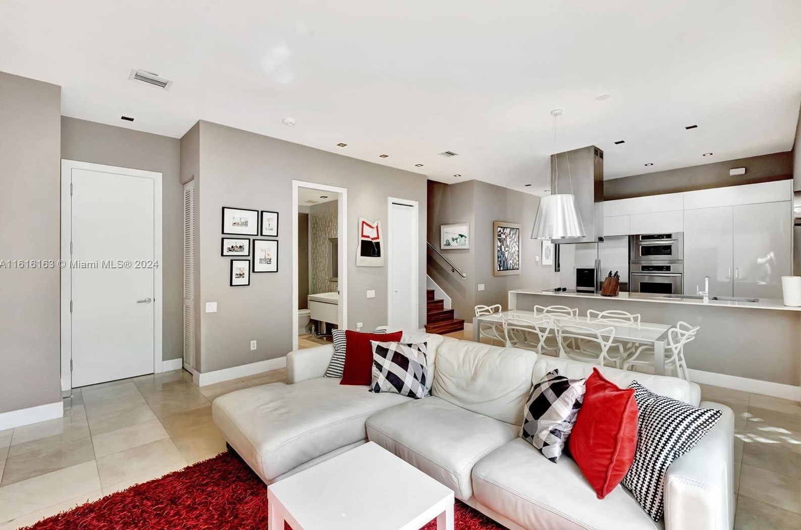 808 Spinnaker Dr, Hollywood FL 33019-5027 exterior